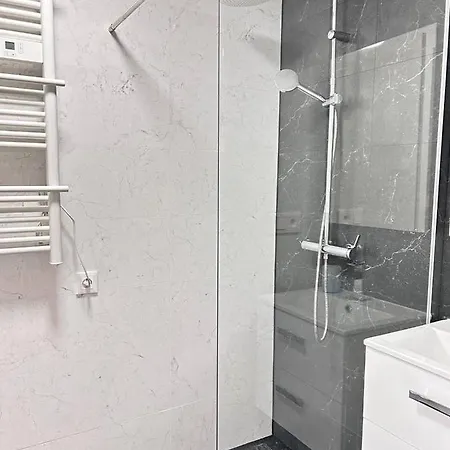 Yellow - Free Parking *